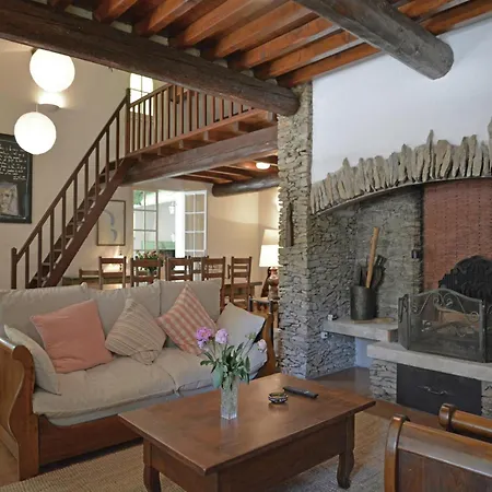 Lush In With Swimming Pool, Cleaning Included Beaucaire (Gard)